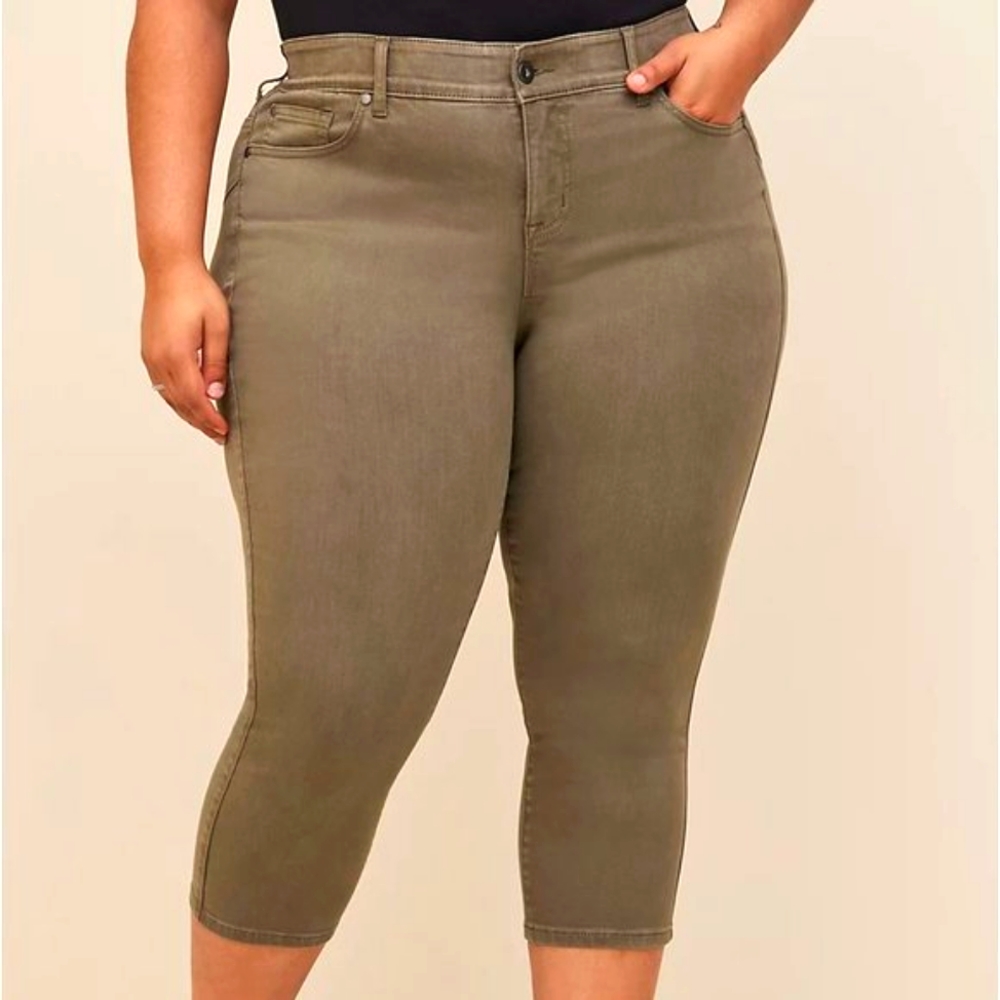 ❤️NWT TORRID JEAN CROP BOMBSHELL SKINNY SUPER SOFT HIGH-RISE DUSTY OLIVE